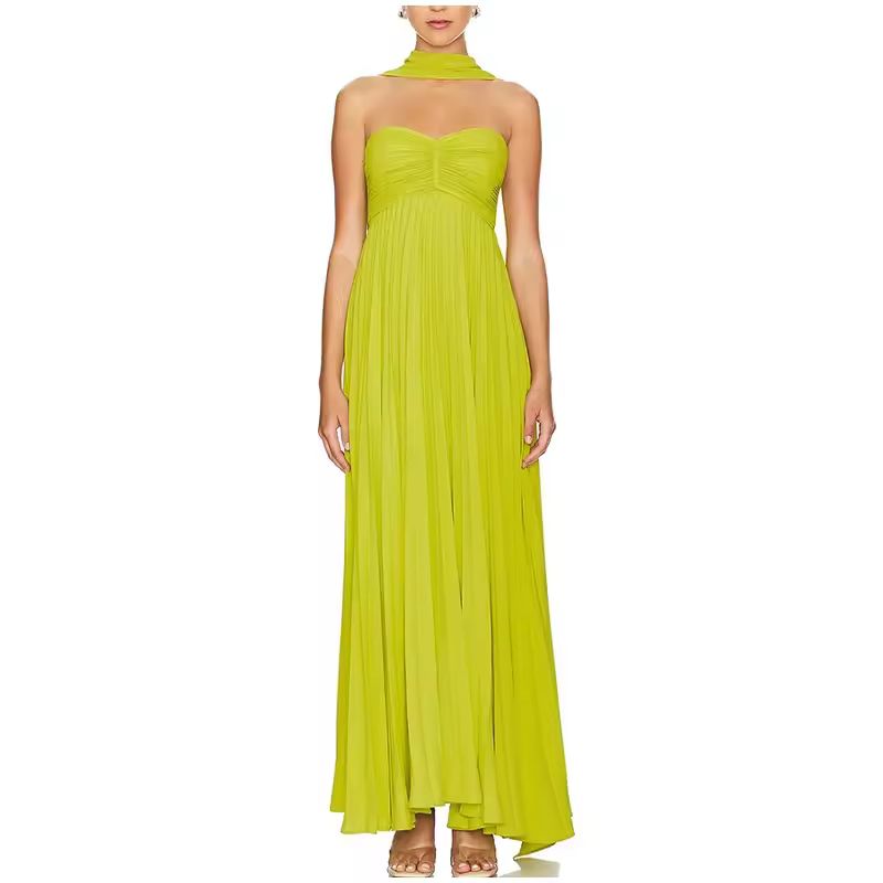 Chic yellow maxi dress in motion – feminine and flattering fit for weddings, events, and holiday evenings