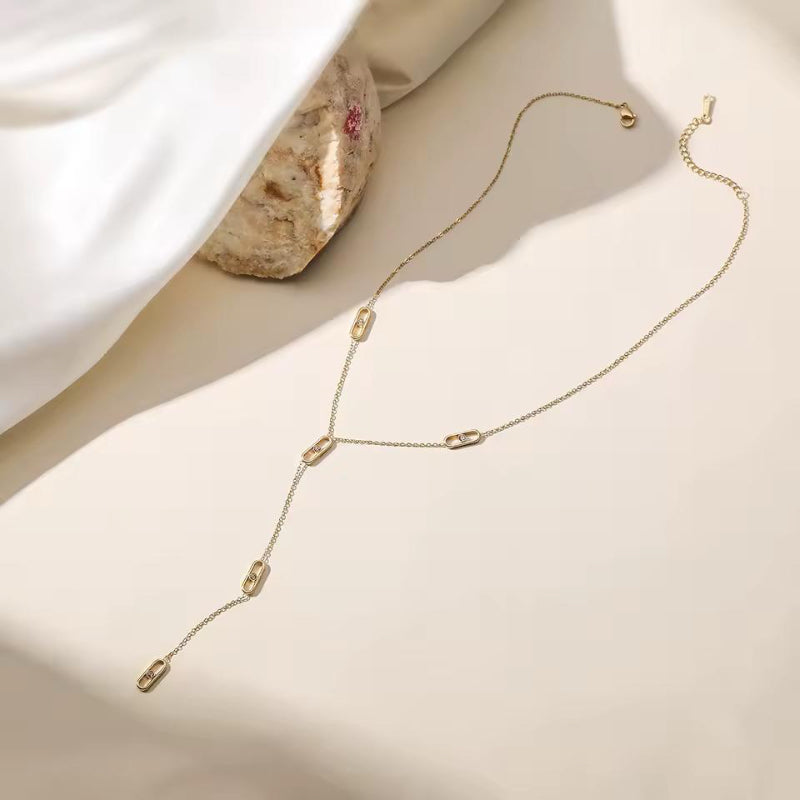Minimalist gold link necklace with oval chain design — elegant, timeless jewelry for everyday wear.