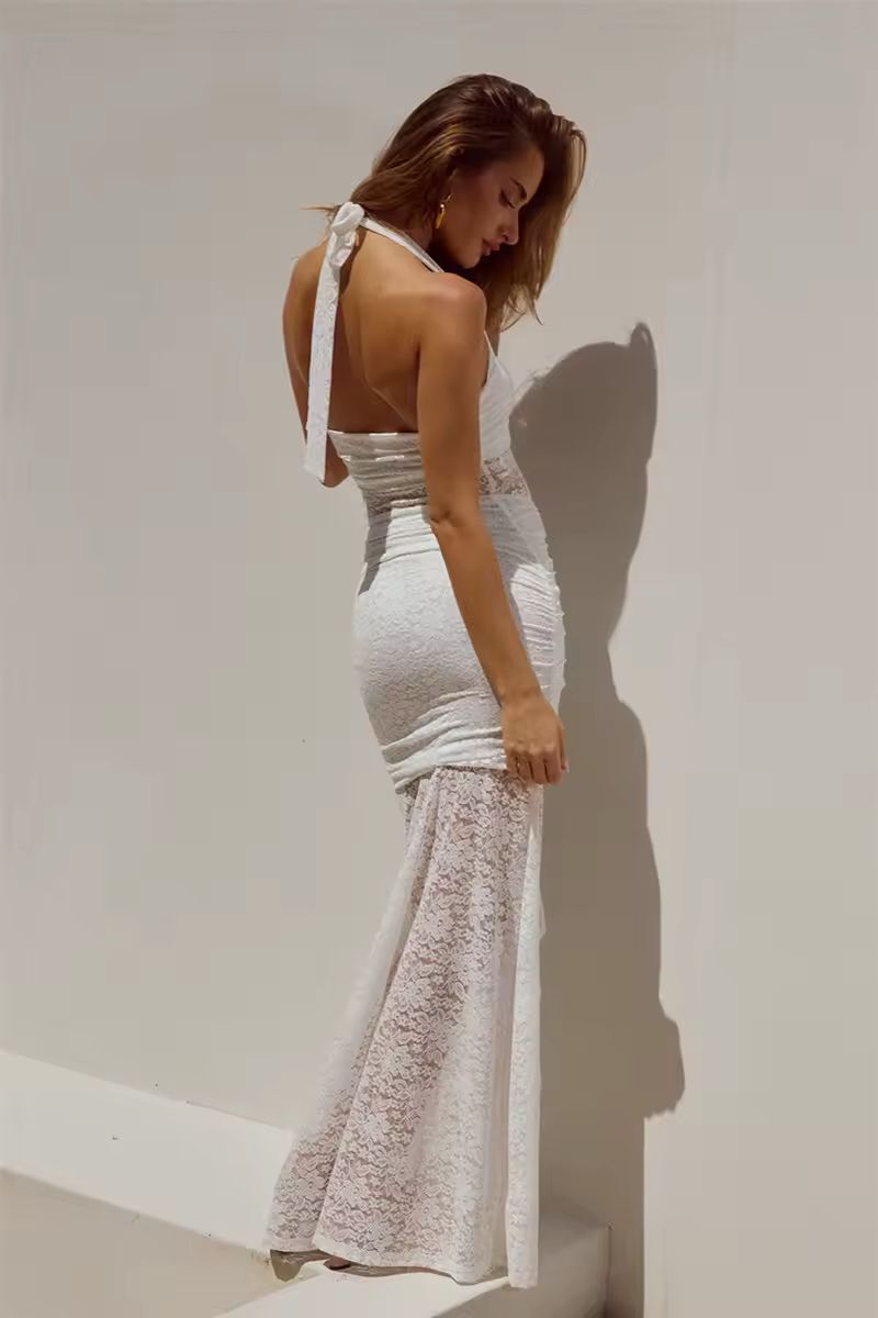Sugar white summer dress with square neckline and soft lace texture