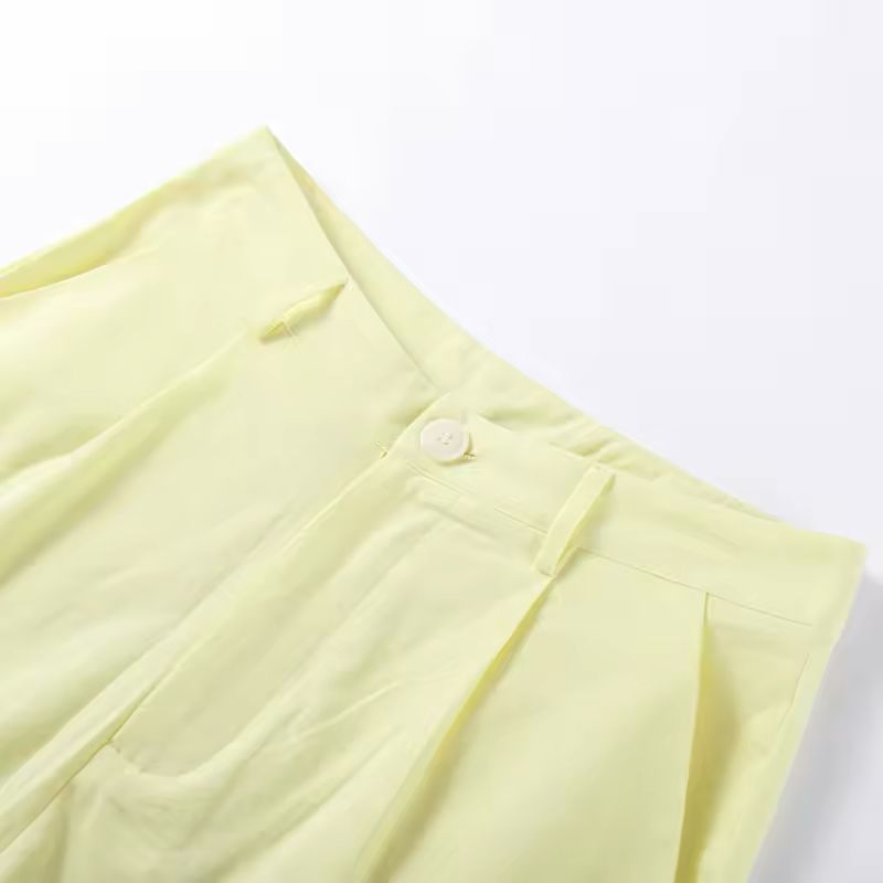 Linen vest and shorts set for women – minimalist spring-summer look, perfect for travel & hot days