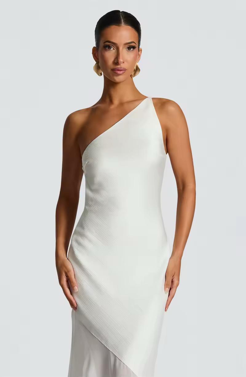 Stylish white maxi dress for formal summer occasions – backless design with soft drape and A-line fit