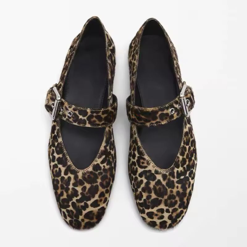 Shop the 2025 Luxury Mary Jane Flats for women – crafted from real horsehair and leather with elegant buckle strap and round toe. Lightweight, stylish, and perfect for spring/summer outfits. Fashion-forward comfort meets timeless chic.