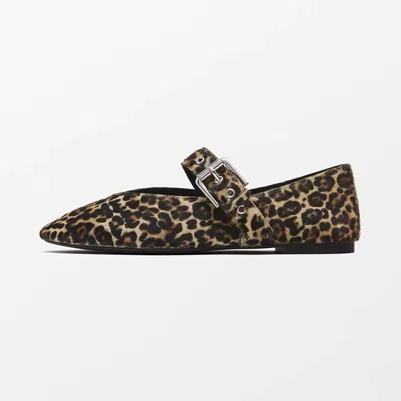 Shop the 2025 Luxury Mary Jane Flats for women – crafted from real horsehair and leather with elegant buckle strap and round toe. Lightweight, stylish, and perfect for spring/summer outfits. Fashion-forward comfort meets timeless chic.