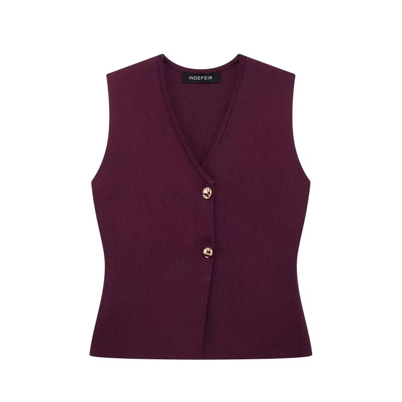 Paris City Muse bordeaux two-piece set for women – chic sleeveless vest and plissé maxi skirt – stylish choice for weddings, vacations, and special occasions.