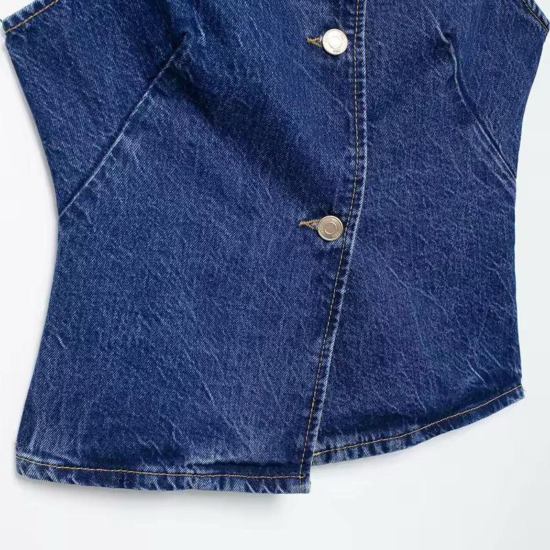 Vest & Wide-Leg Jeans, Spring/Summer 2025 Fashion, Comfortable and Stylish, Trendy Women’s Outfit with Mid-Rise Waist and Button Closure.