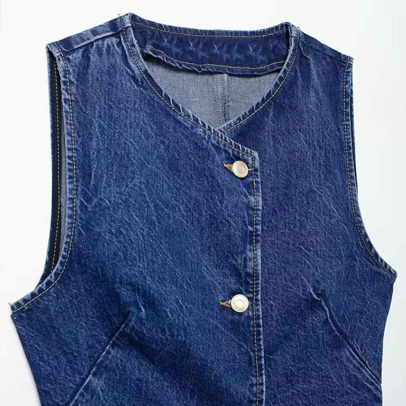 Vest & Wide-Leg Jeans, Spring/Summer 2025 Fashion, Comfortable and Stylish, Trendy Women’s Outfit with Mid-Rise Waist and Button Closure.