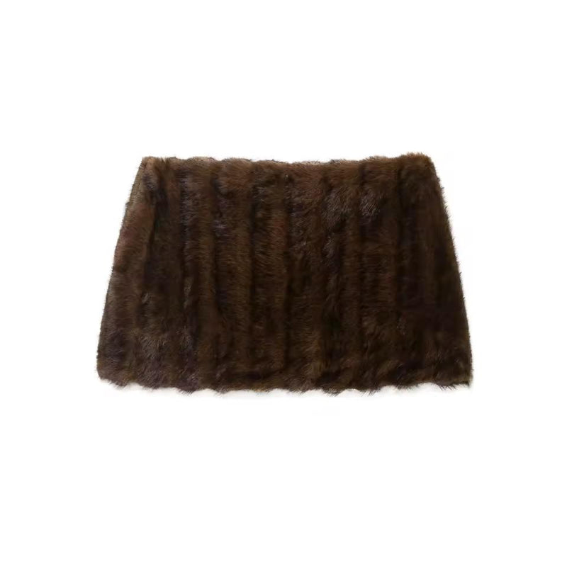 Mini skirt from Mira Edition – soft plush faux fur, high waist design.