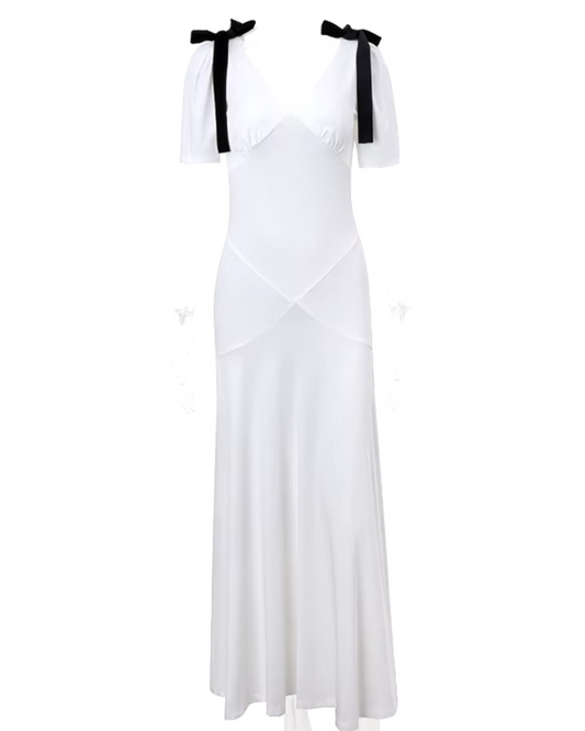 Pure in White Donya                                            Chic&Charm