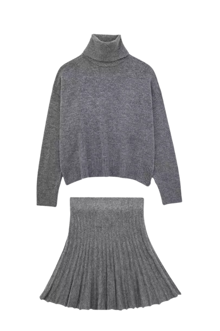 Cozy Grey turtleneck sweater for women in a casual two-piece set, perfect for autumn and winter styling, ideal for café visits and stylish everyday looks.