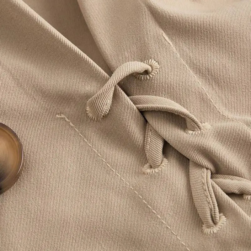 Mara midi blazer dress
	•	Padded shoulders dress
	•	Double-breasted dress
	•	Faux pockets
	•	Flat woven fabric
	•	Stylish dress
	•	Elegant midi dress
	•	Women’s blazer dress