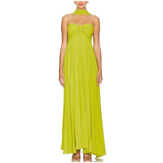 Chic yellow maxi dress in motion – feminine and flattering fit for weddings, events, and holiday evenings