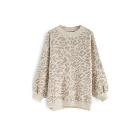 Fashionable cream cotton knit pullover for women with leopard print details
