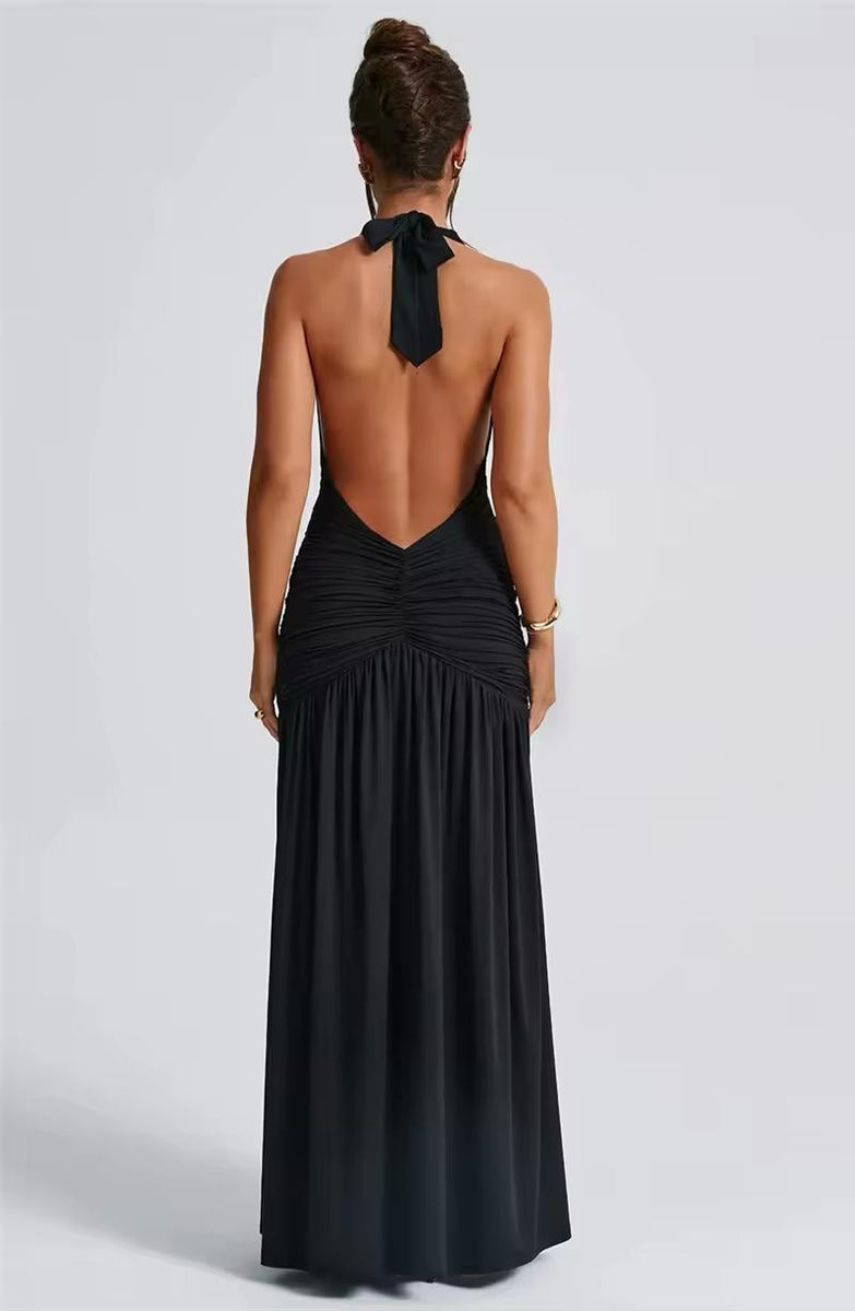 Selena Backless Maxi Dress Schwarz – Sexy schwarzes Abendkleid mit rückenfreiem Design & tiefem Dekolleté. Ideal für Party, Club & Date Night. | Black sexy backless evening dress, deep V-neck, perfect for clubbing & special occasions.