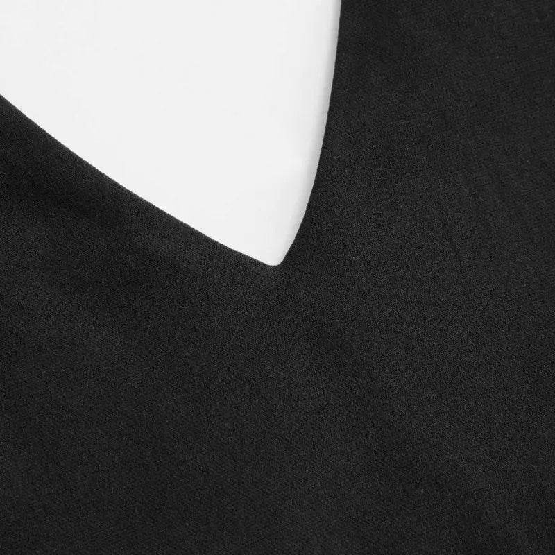Simple neckholder dress with a chic back cutout, made from stretchy, soft jersey fabric. The dress offers a regular fit for all body types and is perfect for summer, parties, casual outings, and special occasions. Easy-care and durable, it maintains its shape after multiple washes.
