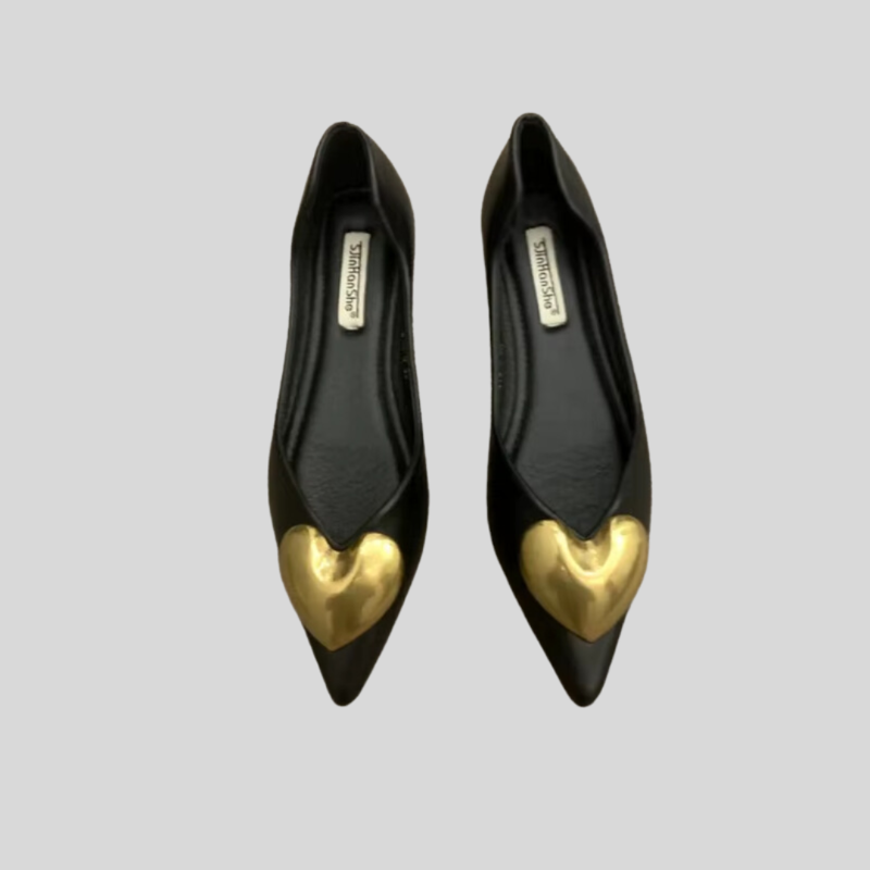 Elegant Ballerina Shoes with Heart Detail – Classic Fashion for Every Occasion
