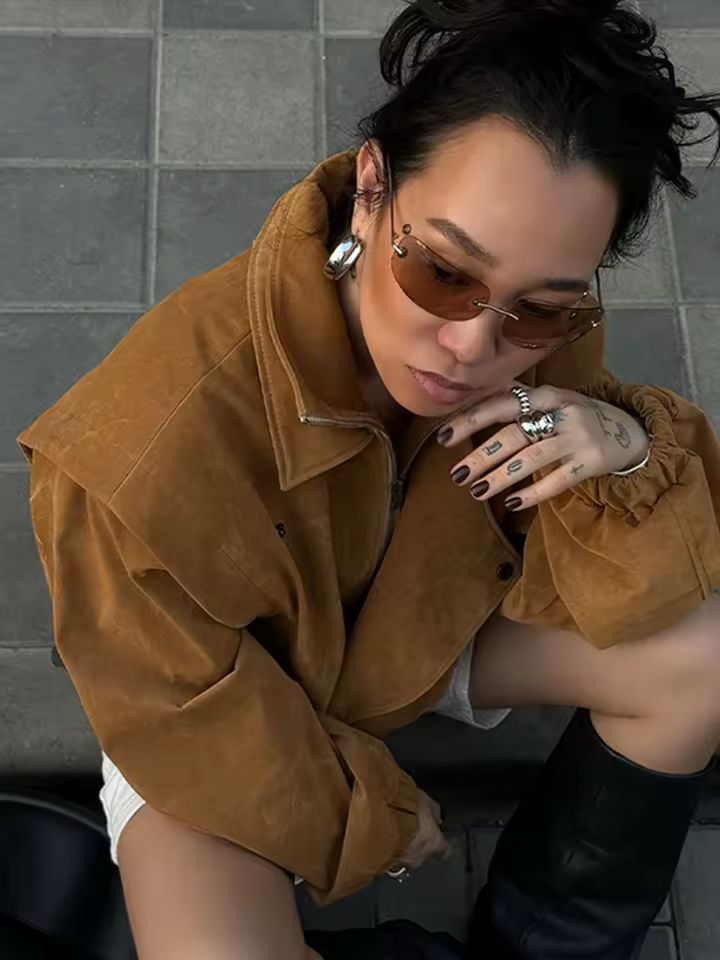 Tokyo streetwear oversized pilot jacket – cool-girl autumn fashion 2025
