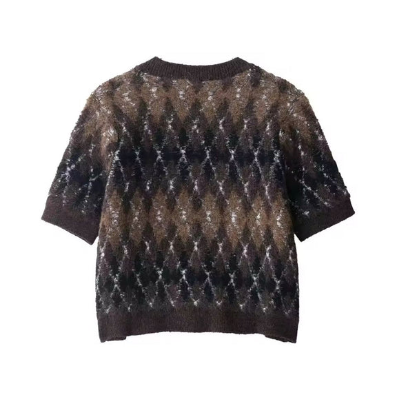 Close-up of Autumn Breeze knit texture – Chic and Charm women’s short sleeve cardigan 2025